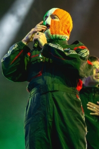 ΑΘΩΩΣΗ KNEECAP ΙΡΛΑΝΔΙΑ ΓΑΖΑ